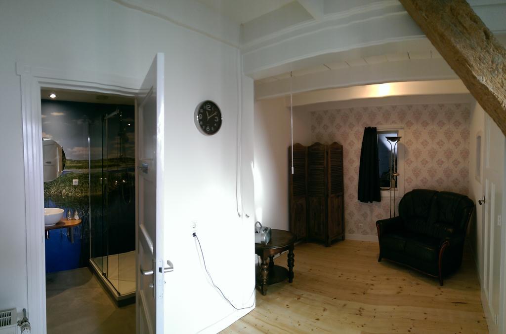 Unia Zathe Bed & Breakfast Ee ภายนอก รูปภาพ