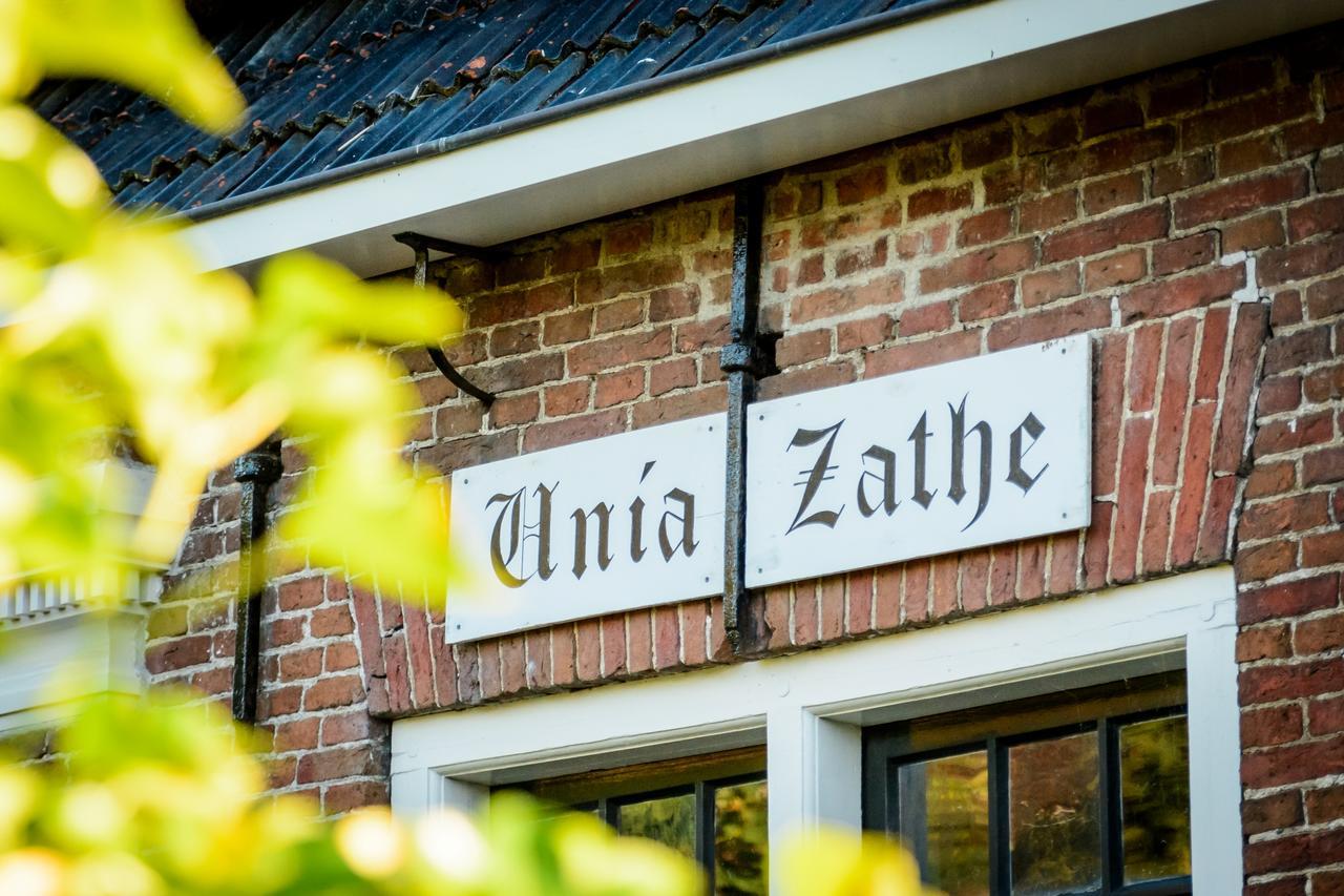 Unia Zathe Bed & Breakfast Ee ภายนอก รูปภาพ